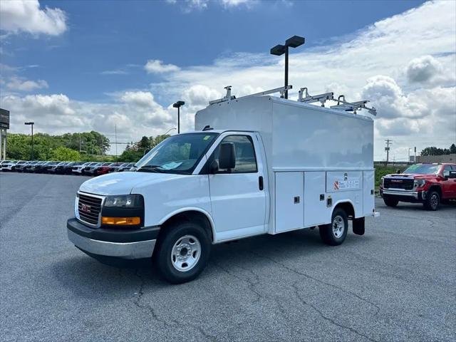 2025 GMC Savana Cutaway Work Van