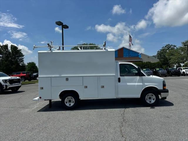 2025 GMC Savana Cutaway Work Van