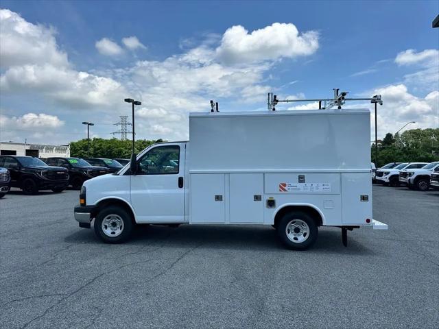 2025 GMC Savana Cutaway Work Van