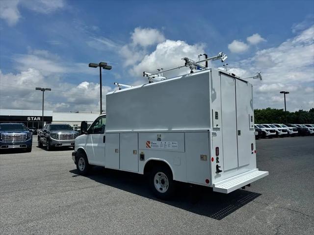 2025 GMC Savana Cutaway Work Van