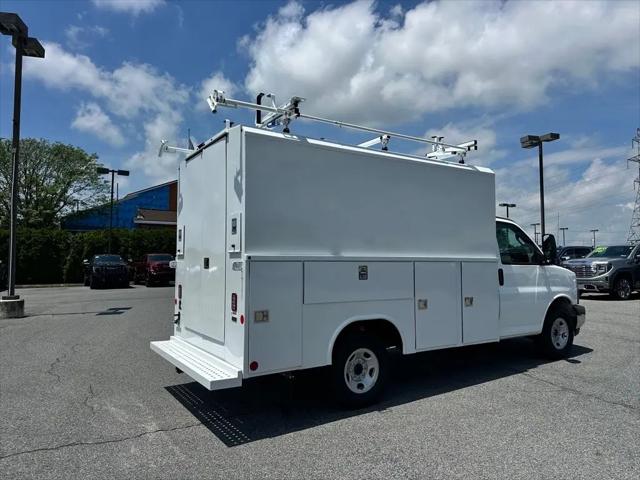 2025 GMC Savana Cutaway Work Van