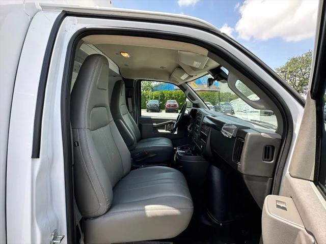 2025 GMC Savana Cutaway Work Van