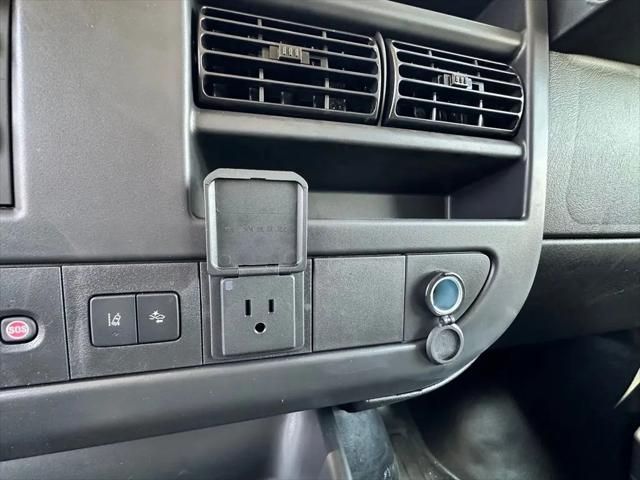2025 GMC Savana Cutaway Work Van
