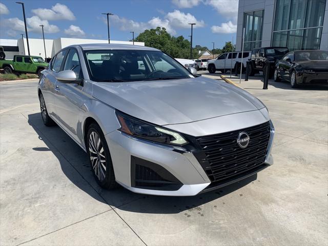 2023 Nissan Altima SV FWD