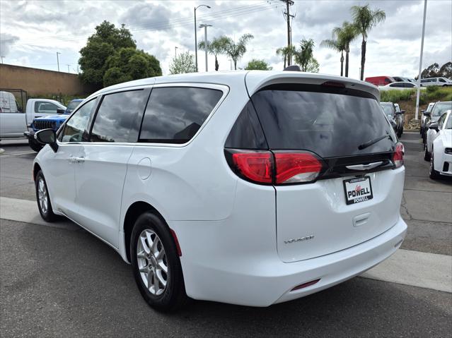 2023 Chrysler Voyager LX