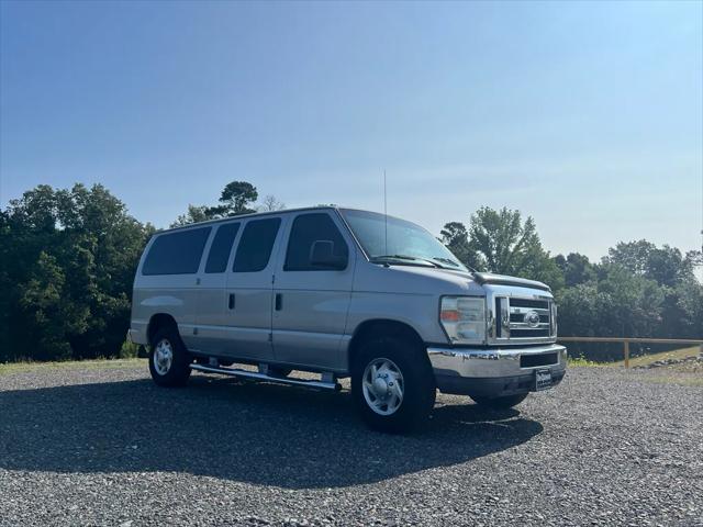 2010 Ford E-350 Super Duty XLT