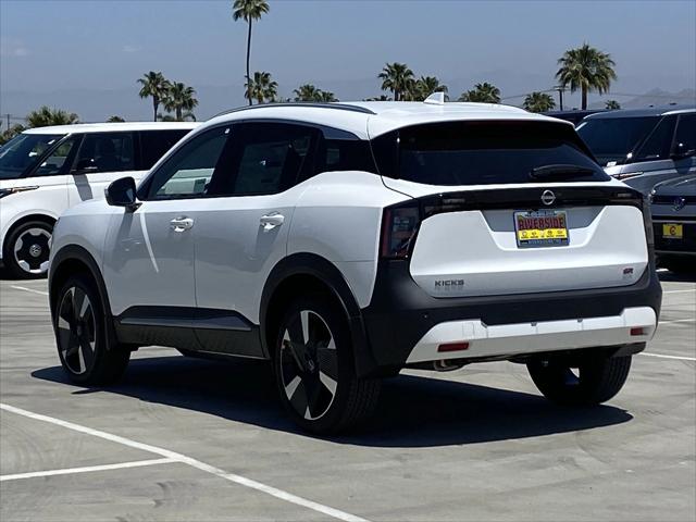 2025 Nissan Kicks SR FWD