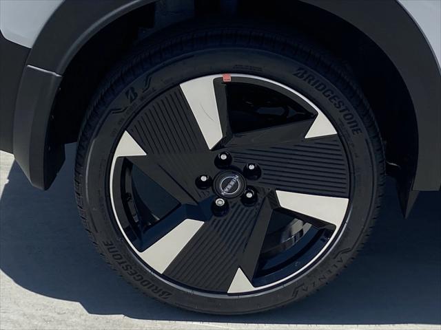 2025 Nissan Kicks SR FWD