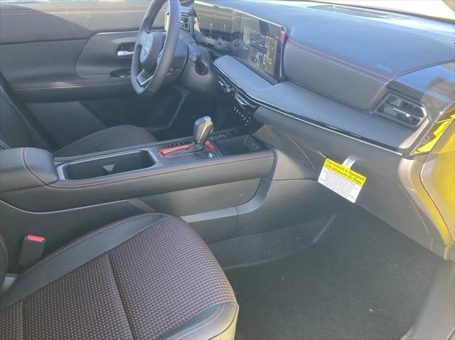 2025 Nissan Kicks SR FWD
