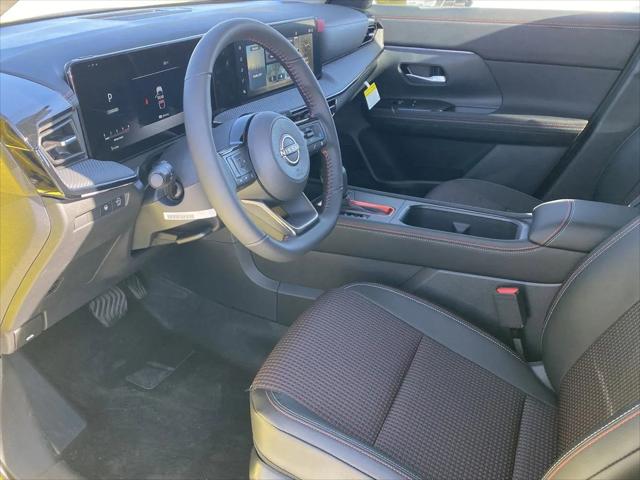 2025 Nissan Kicks SR FWD