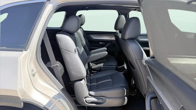 2024 Mazda X-90 Premium Plus