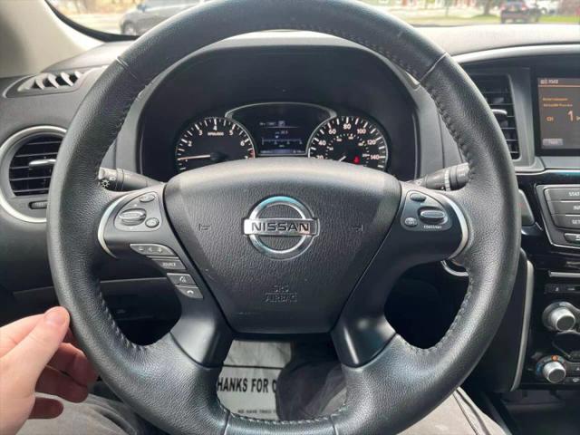 2016 Nissan Pathfinder SV