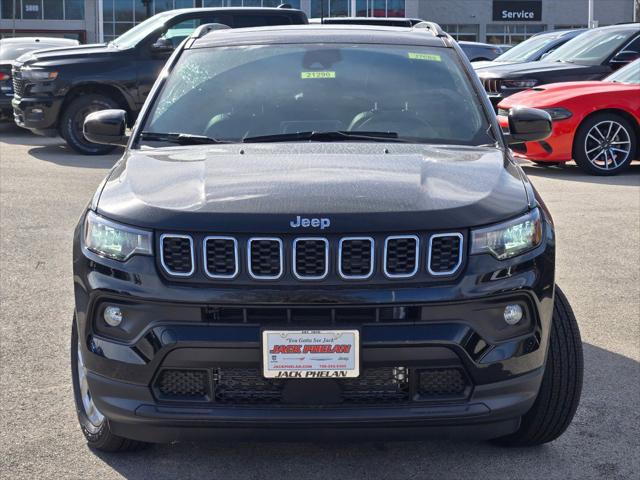 2025 Jeep Compass COMPASS LATITUDE 4X4
