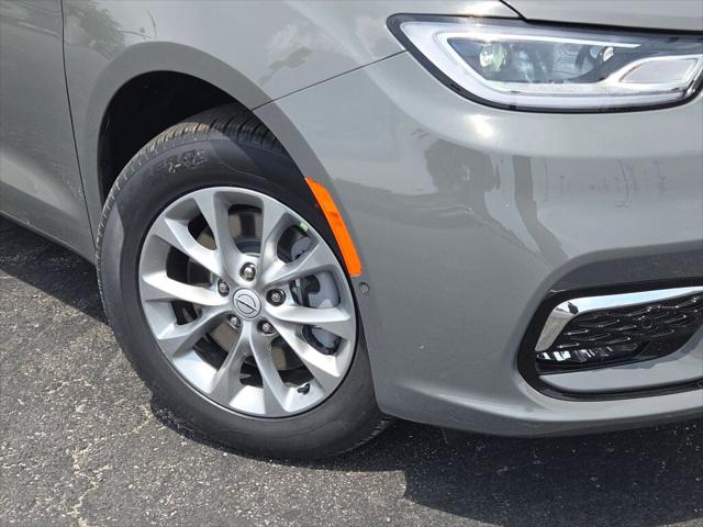 2025 Chrysler Pacifica PACIFICA SELECT AWD