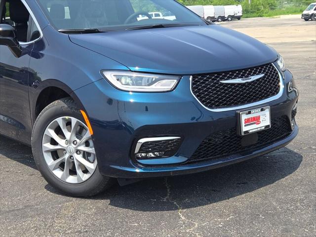 2025 Chrysler Pacifica PACIFICA SELECT AWD
