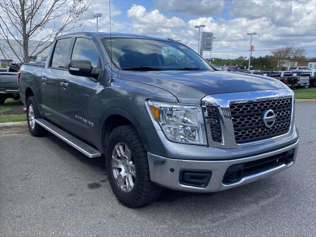 2018 Nissan TITAN SV