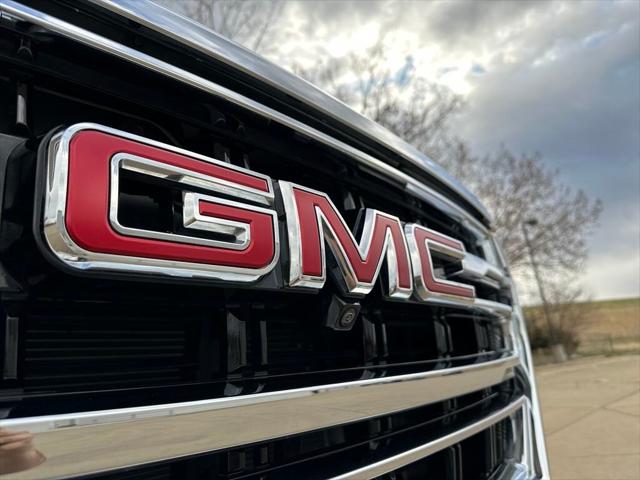 2023 GMC Yukon XL 4WD SLT