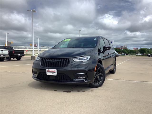 2022 Chrysler Pacifica Hybrid Touring L