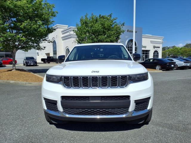 2023 Jeep Grand Cherokee L Laredo 4x2