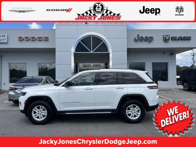2023 Jeep Grand Cherokee Laredo 4x4