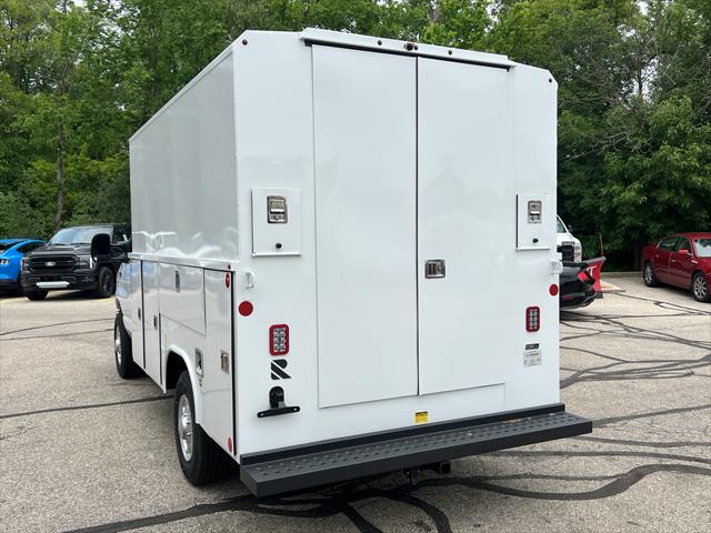 2025 Ford E-350 Cutaway Base