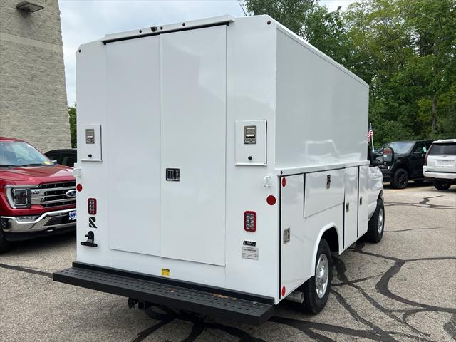 2025 Ford E-350 Cutaway Base