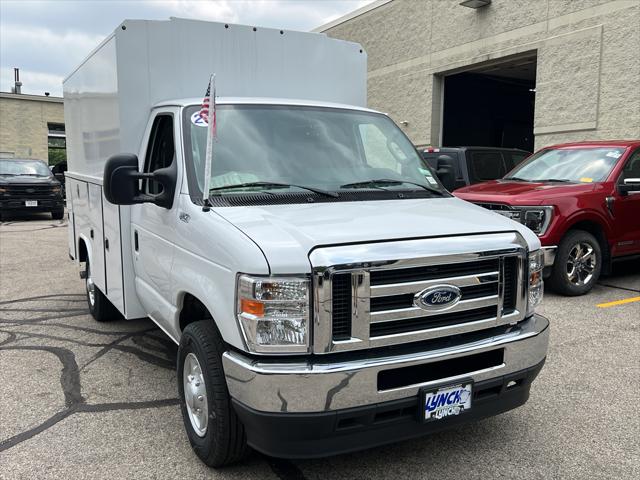 2025 Ford E-350 Cutaway Base