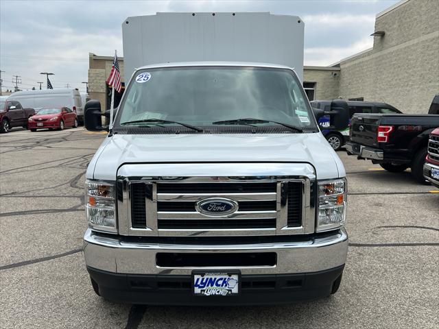 2025 Ford E-350 Cutaway Base