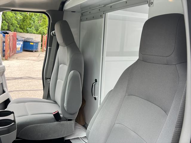2025 Ford E-350 Cutaway Base
