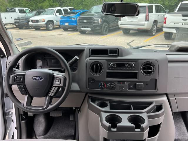 2025 Ford E-350 Cutaway Base