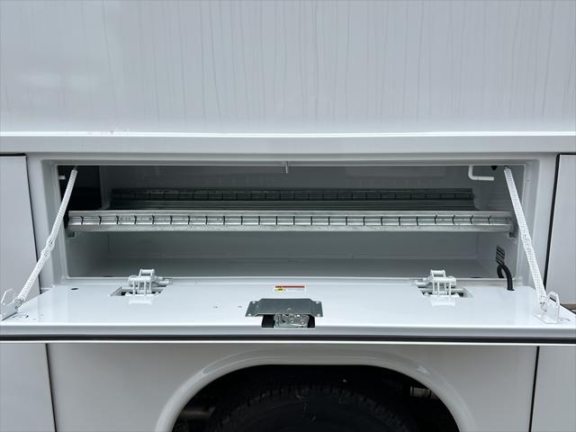 2025 Ford E-350 Cutaway Base