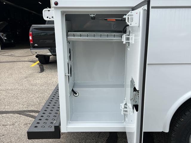 2025 Ford E-350 Cutaway Base