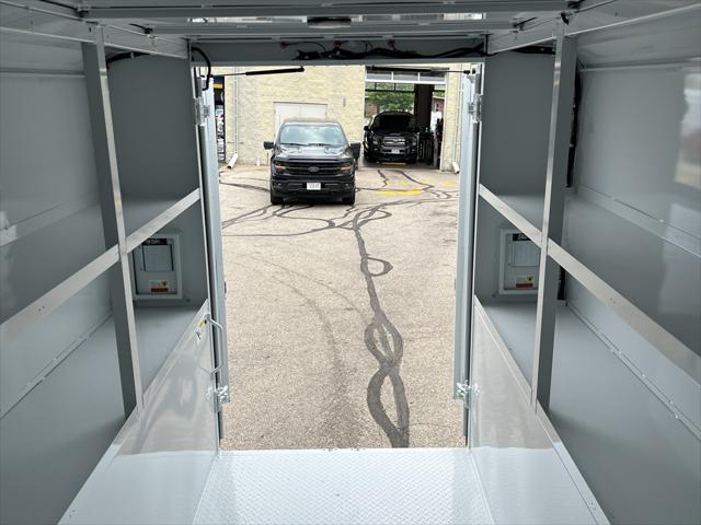 2025 Ford E-350 Cutaway Base