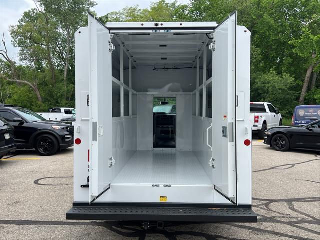 2025 Ford E-350 Cutaway Base