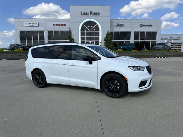 2025 Chrysler Pacifica PACIFICA LIMITED