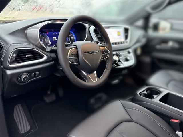 2025 Chrysler Pacifica PACIFICA SELECT