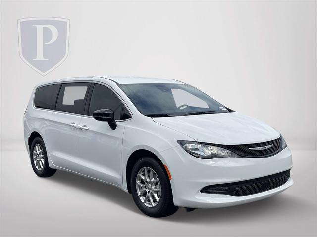 2025 Chrysler Voyager VOYAGER LX