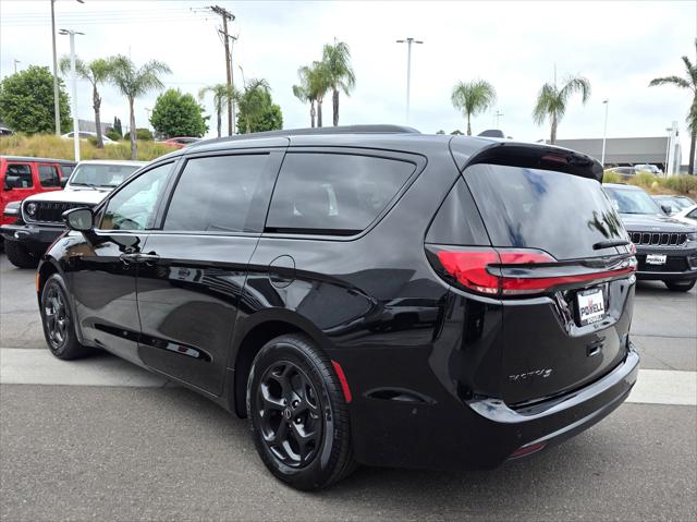 2025 Chrysler Pacifica Hybrid PACIFICA PLUG-IN HYBRID S APPEARANCE