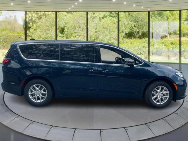 2025 Chrysler Pacifica PACIFICA SELECT