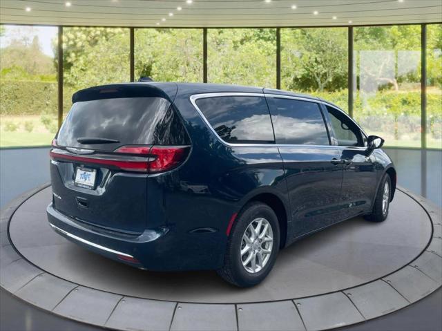 2025 Chrysler Pacifica PACIFICA SELECT