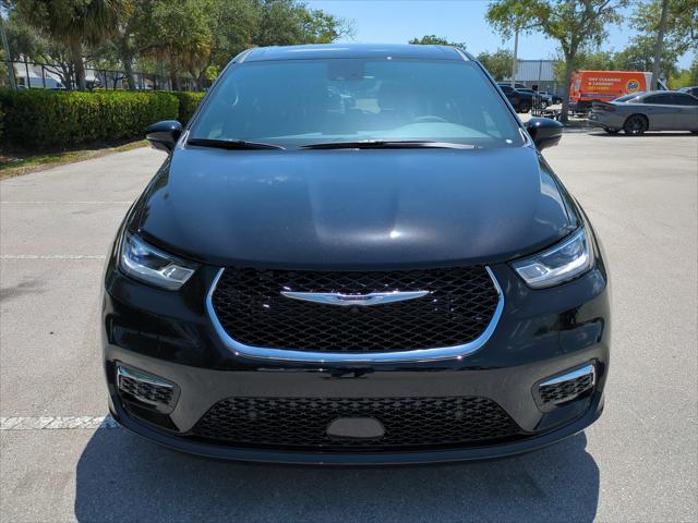 2025 Chrysler Pacifica PACIFICA SELECT