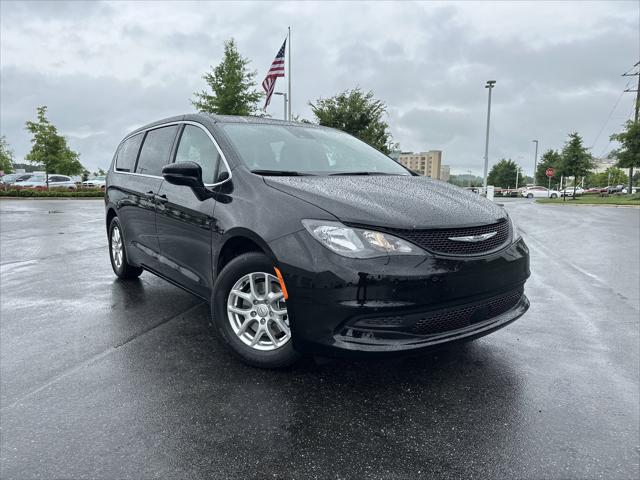 2025 Chrysler Voyager VOYAGER LX