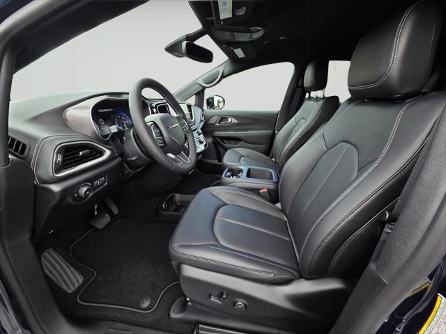 2025 Chrysler Pacifica PACIFICA SELECT AWD