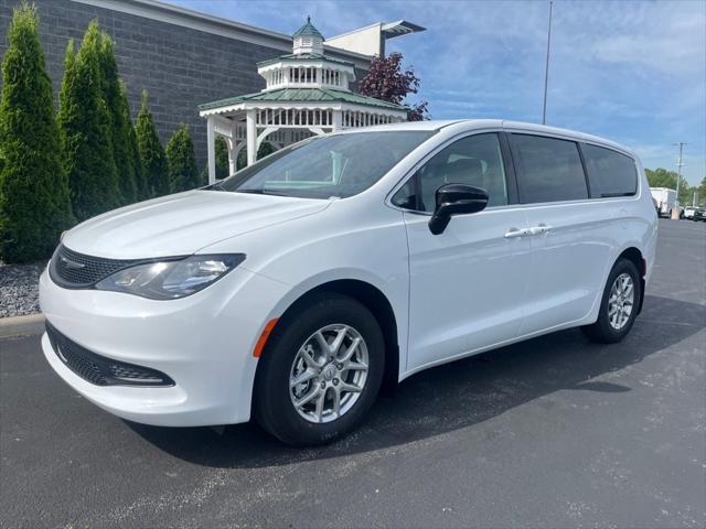2025 Chrysler Voyager VOYAGER