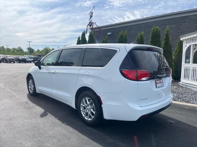 2025 Chrysler Voyager VOYAGER