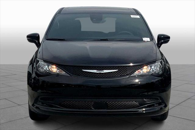 2025 Chrysler Voyager VOYAGER LX