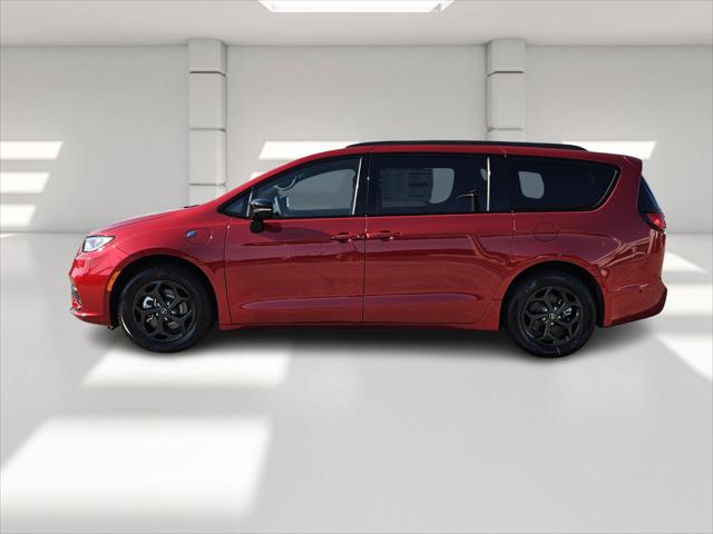 2025 Chrysler Pacifica Hybrid PACIFICA PLUG-IN HYBRID S APPEARANCE