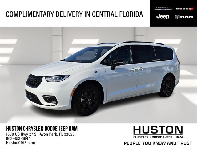 2025 Chrysler Pacifica Hybrid PACIFICA PLUG-IN HYBRID S APPEARANCE