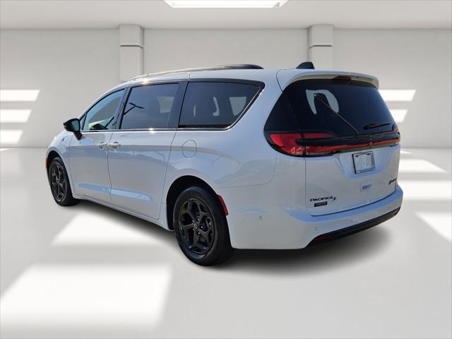 2025 Chrysler Pacifica Hybrid PACIFICA PLUG-IN HYBRID S APPEARANCE