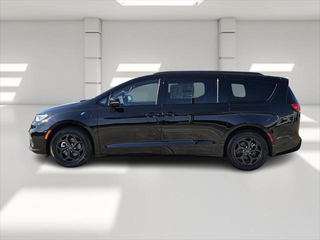 2025 Chrysler Pacifica Hybrid PACIFICA PLUG-IN HYBRID S APPEARANCE
